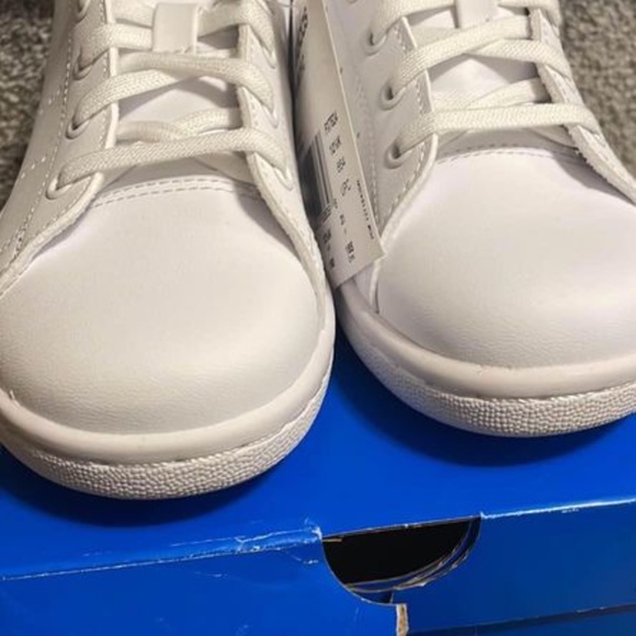 BRAND NEW youth adidas stan smith shoes size 13 & 1Y - Picture 4 of 6